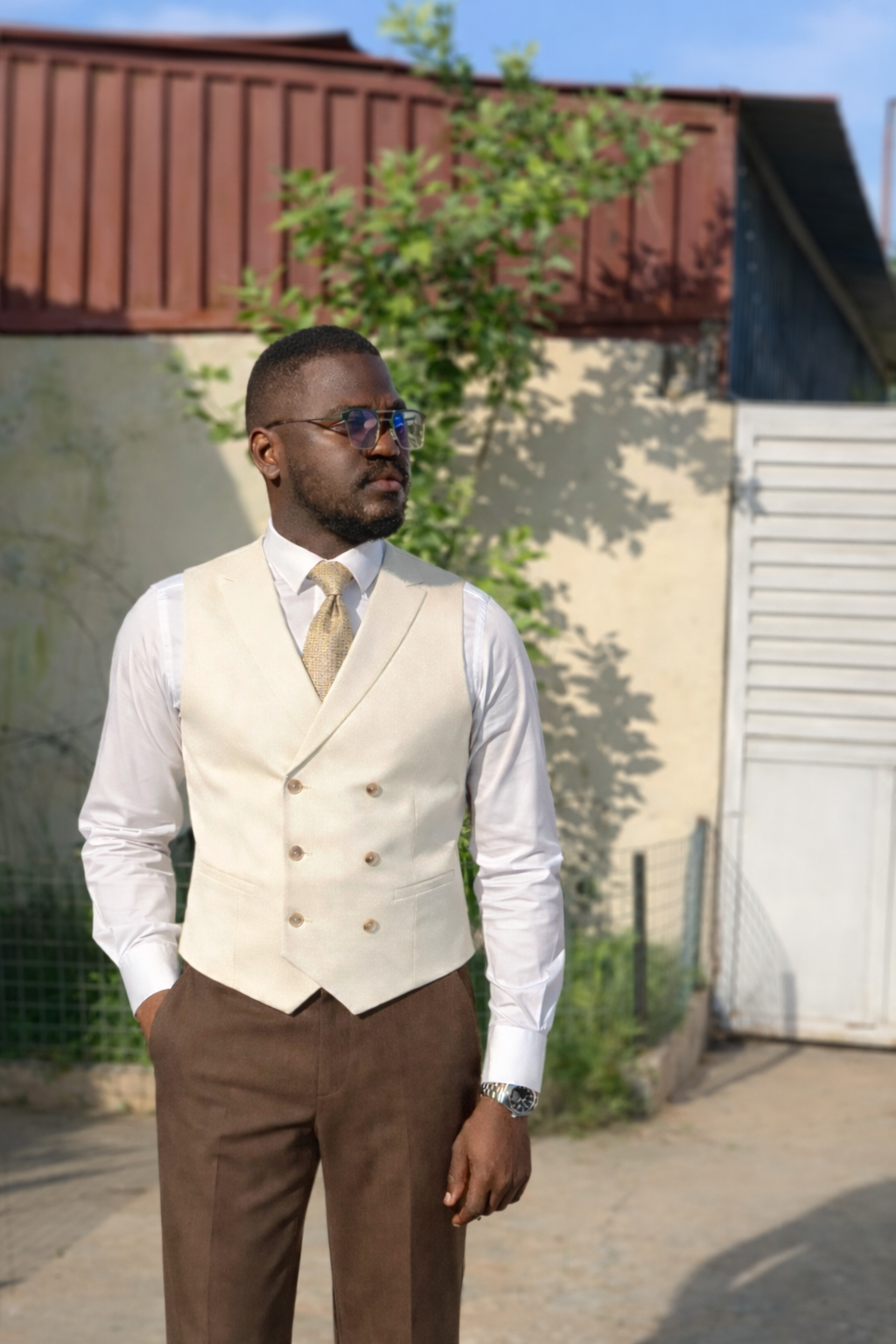 Colete masculino elegante bege – conjunto social luxo