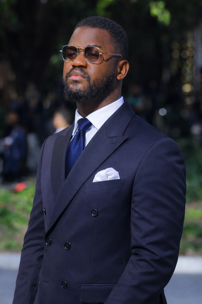 Fato masculino preto clássico elegante – estilo formal