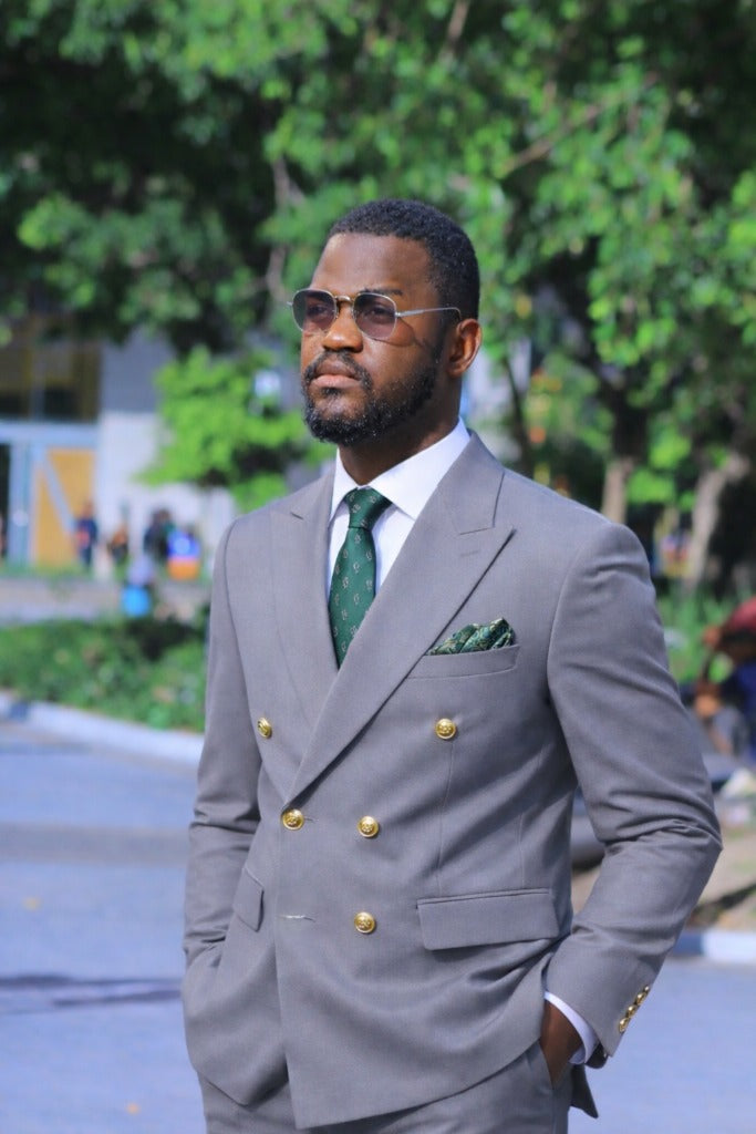 Fato masculino cinza duplo elegante – botões cruzados luxo